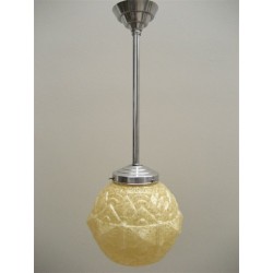 Art Deco hanglamp met glazen "diamant" bol, lengte 54 cm