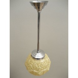 Art Deco hanglamp met glazen "diamant" bol, lengte 54 cm