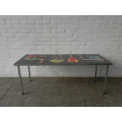 Vintage tegeltafel met 40 tegels en unieke decoratie