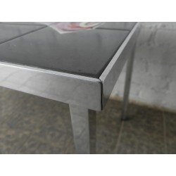 Vintage tegeltafel met 40 tegels en unieke decoratie