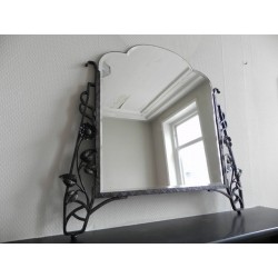 Art deco spiegel met geslepen glas in een stalen lijst