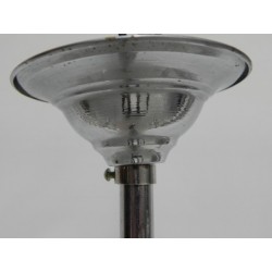 Art Deco hanglamp met roze glazen schaal aan verchroomde pendel