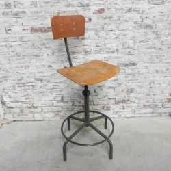 Ahrend de Cirkel stool