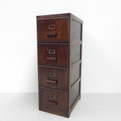 Oak chest of drawers with 4...