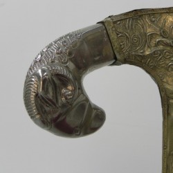 Eetkamerstoel met bestempeld tin bekleed, jaren 20 detail