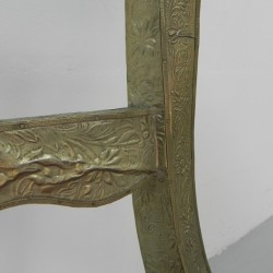 Eetkamerstoel met bestempeld tin bekleed, jaren 20 detail