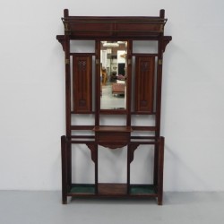 Standing oak Art Deco coat...