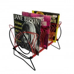 Platenrek voor singles of elpees,  jaren 50 met singles gevuld