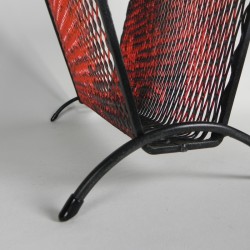 Vintage stalen bijzettafeltje met  tijdschriftenrek, jaren 50 detail