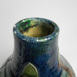 Flemish Art Deco vase with motifs of acorns and oak leaves, 1920s detail edge