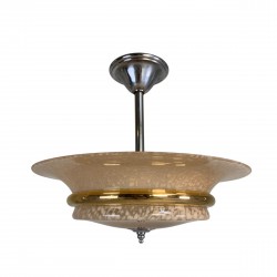 Art Deco hanglamp met glazen schaal van gewolkt glas met een gouden band, jaren 30